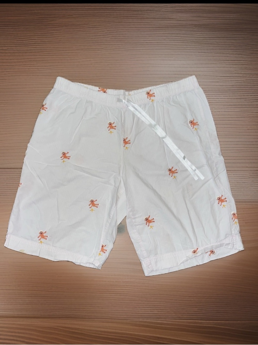 Vintage 1992 Nick & Nora White Cotton Shorts With Elmo Walking On A Star Shorts